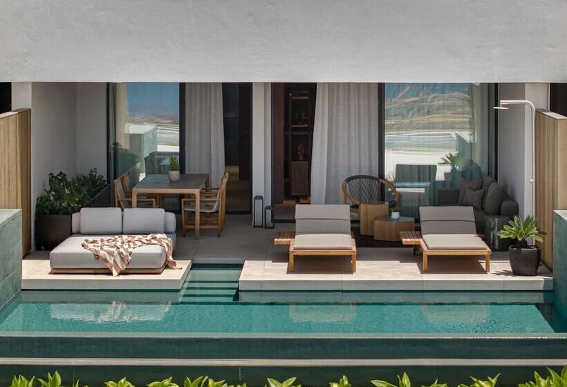 هتل Royal Hideaway Corales Villas