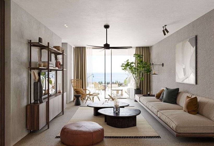 هتل Royal Hideaway Corales Villas