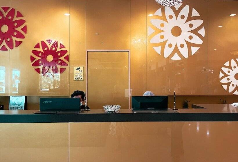 בית מלון כפרי The Avenue M Johor Bahru