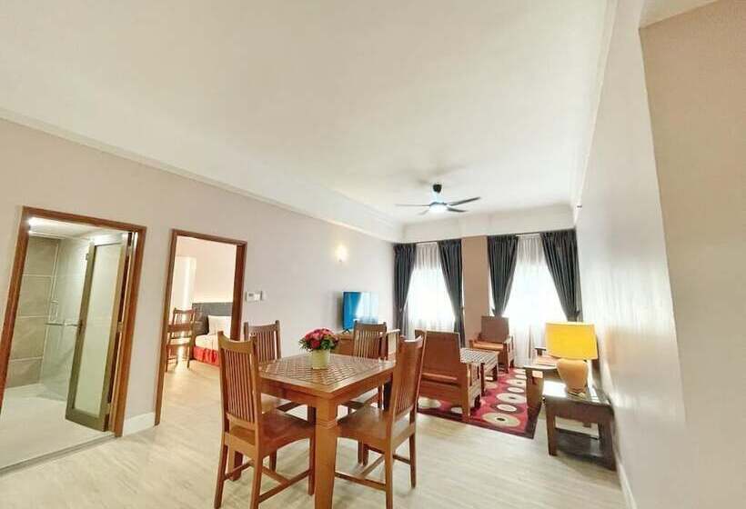 בית מלון כפרי The Avenue M Johor Bahru