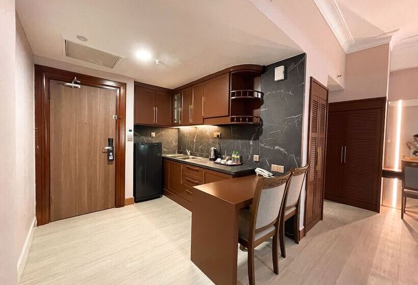 בית מלון כפרי The Avenue M Johor Bahru