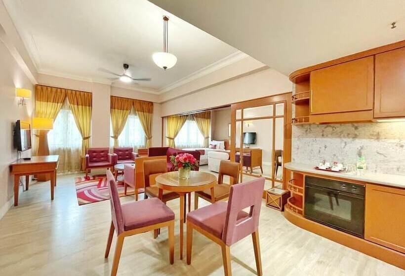 בית מלון כפרי The Avenue M Johor Bahru