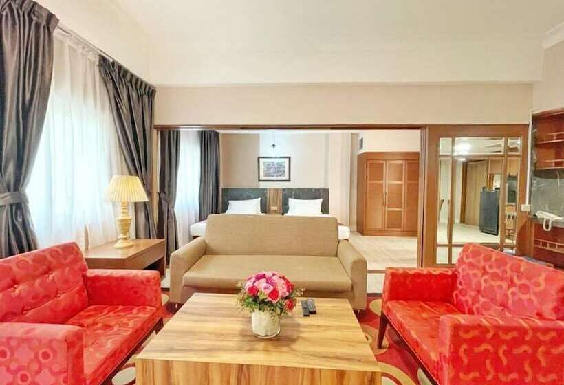 בית מלון כפרי The Avenue M Johor Bahru