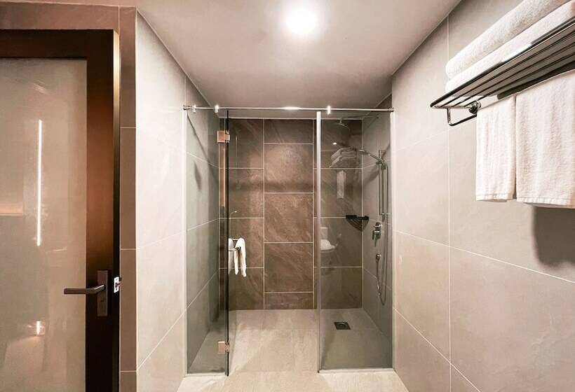 בית מלון כפרי The Avenue M Johor Bahru