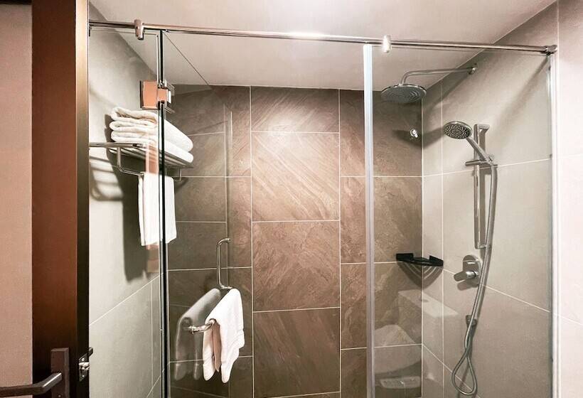 בית מלון כפרי The Avenue M Johor Bahru