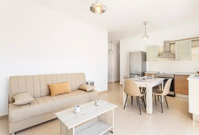 Iriana's Apartments In Center