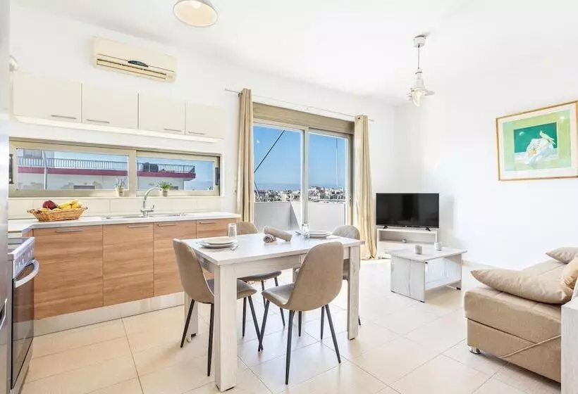 Iriana's Apartments In Center