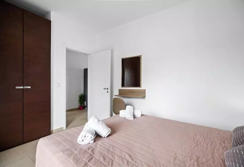 Iriana's Apartments In Center