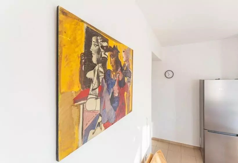 Iriana's Apartments In Center