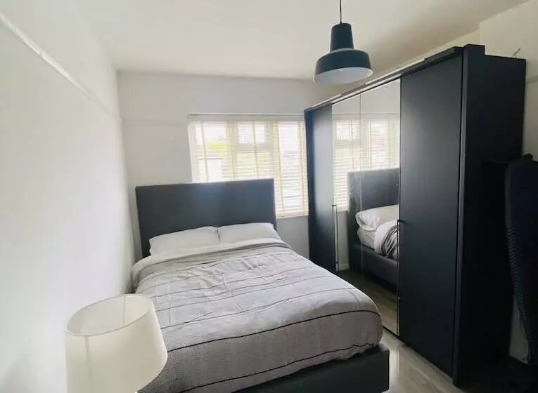 Residenssi Inviting 4 Bed House In Leeds