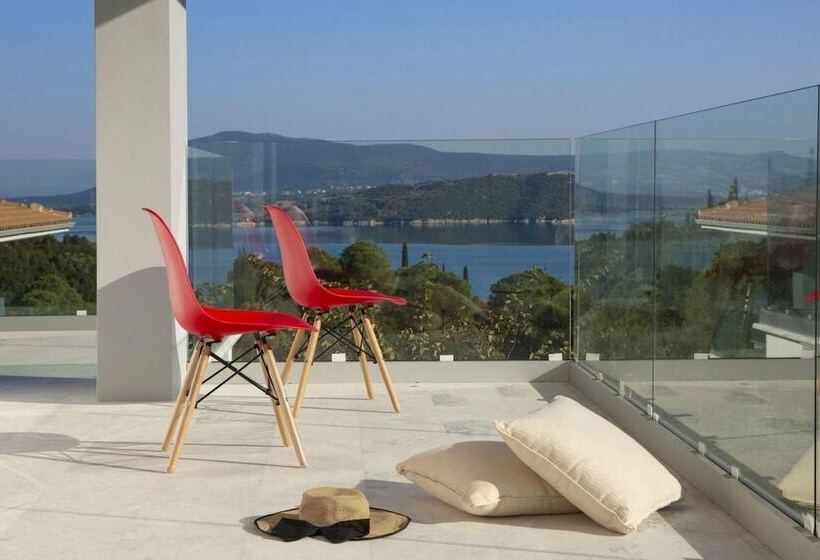 Villas Harriet With Sea View And Near The Sea