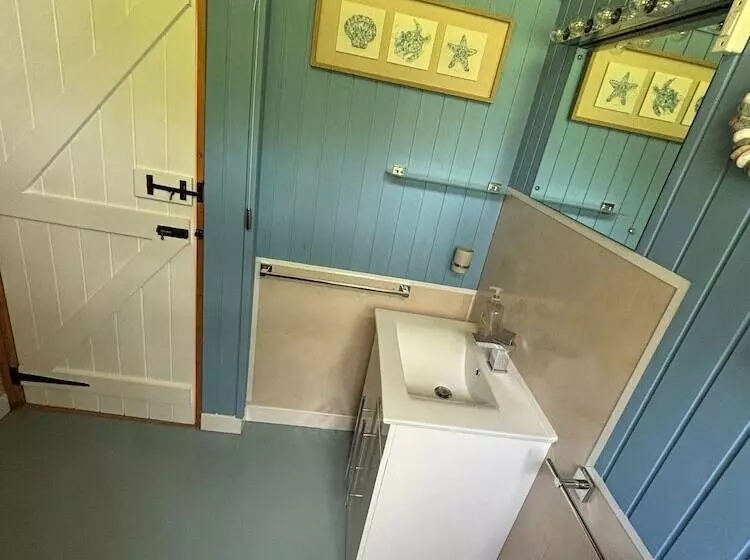 11 Tan Y Coed Woodland Lodge