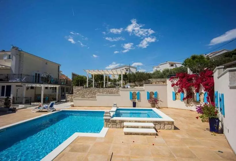 Aamiaismajoitus (B&B) Boutique Guesthouse Sveti Petar, On The Beach, Heated Pool & Boat Berth   Adult Only