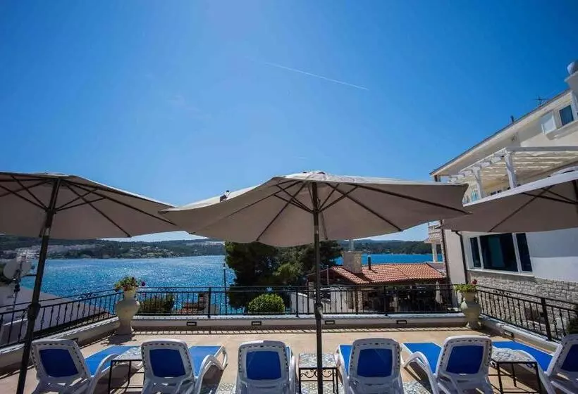 Aamiaismajoitus (B&B) Boutique Guesthouse Sveti Petar, On The Beach, Heated Pool & Boat Berth   Adult Only