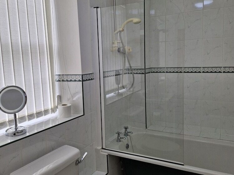 민박 Chelsea Parkfields