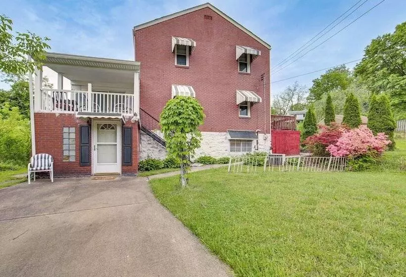 Charming West Mifflin House   3 Mi To Kennywood!