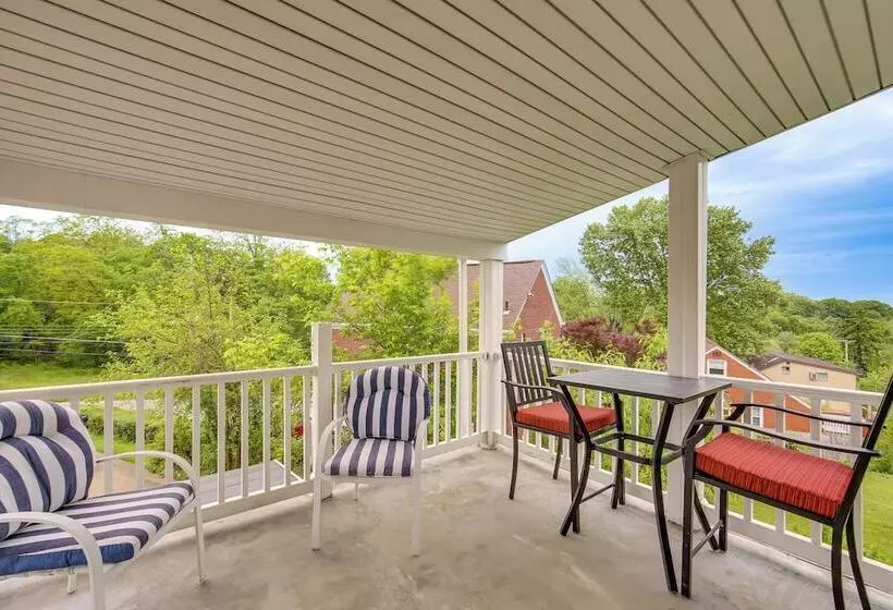 Charming West Mifflin House   3 Mi To Kennywood!
