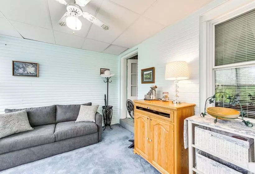 Charming West Mifflin House   3 Mi To Kennywood!