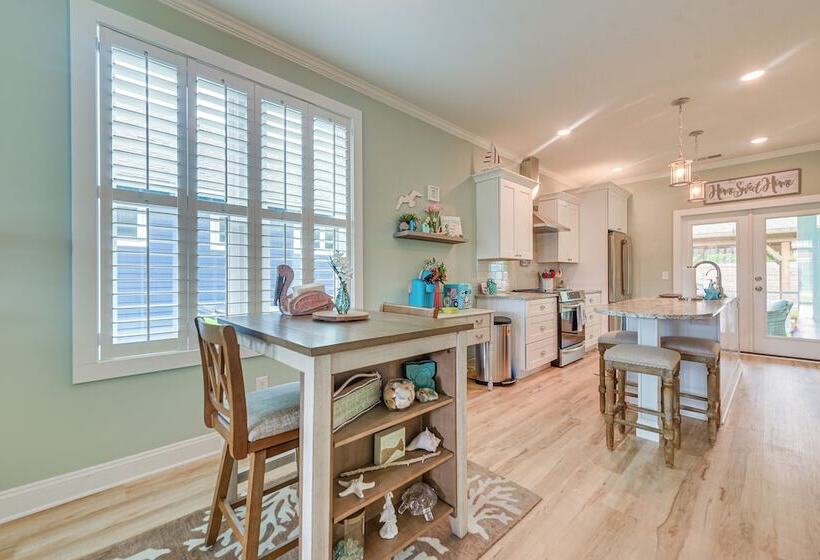 Coastal Home In Shallotte W/ Grill: Near Golfing!