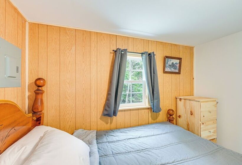 Cozy Brownville Cabin: 2 Mi To Schoodic Lake!