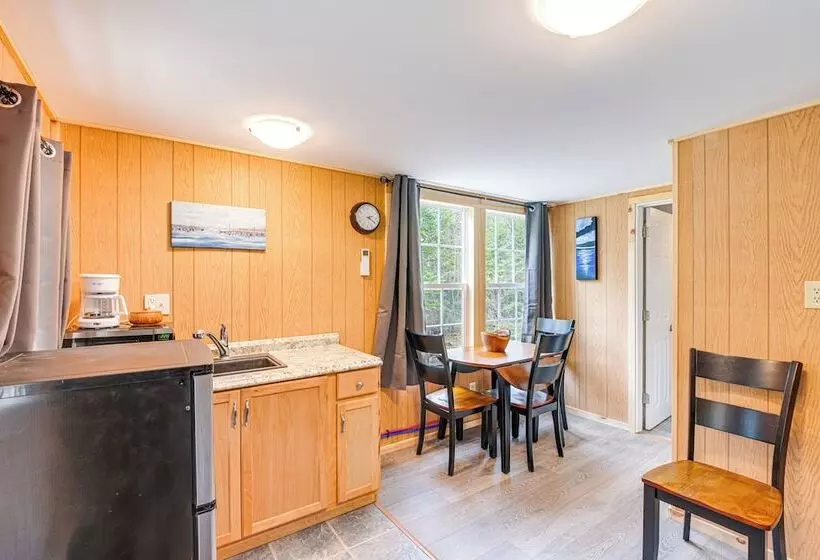 Cozy Brownville Cabin: 2 Mi To Schoodic Lake!