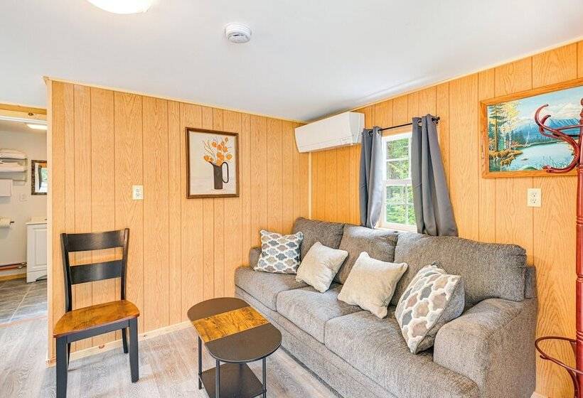 Cozy Brownville Cabin: 2 Mi To Schoodic Lake!