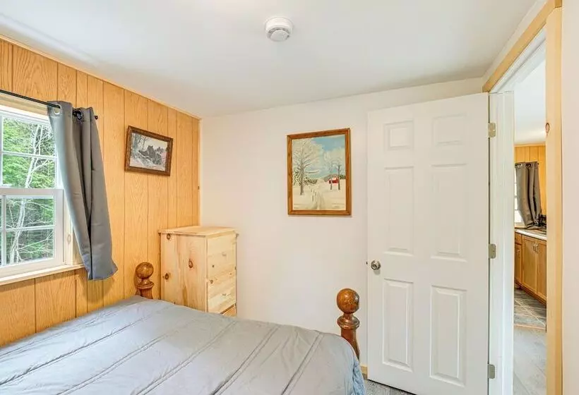 Cozy Brownville Cabin: 2 Mi To Schoodic Lake!
