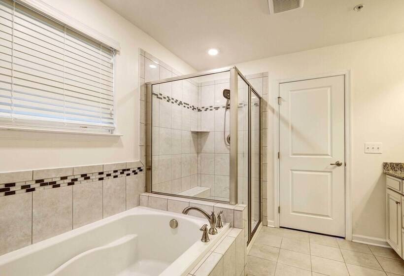 Game Room + Gym: Downtown Dc Home!