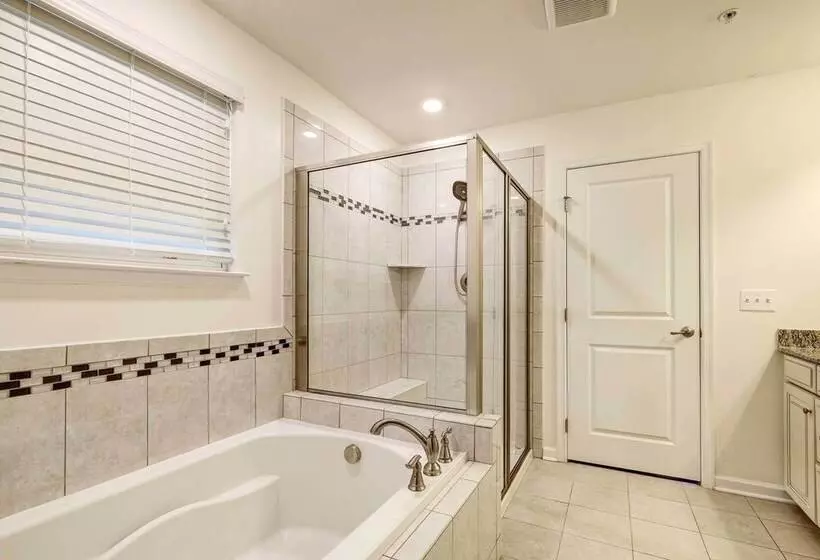 Game Room + Gym: Downtown Dc Home!