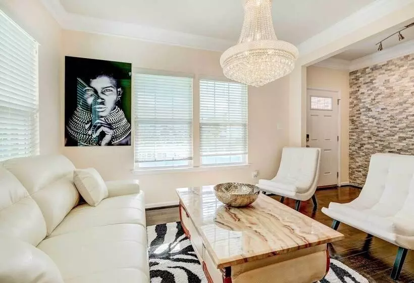 Game Room + Gym: Downtown Dc Home!