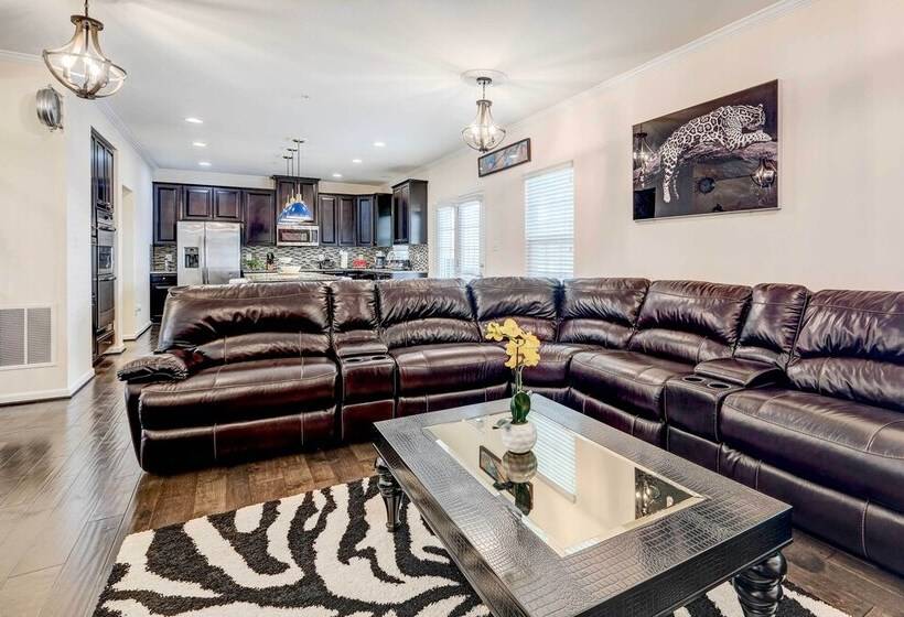 Game Room + Gym: Downtown Dc Home!