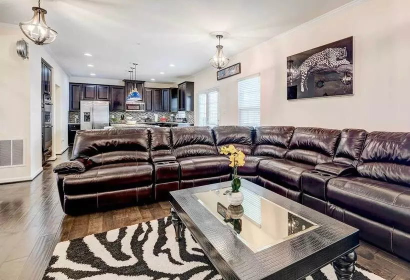 Game Room + Gym: Downtown Dc Home!