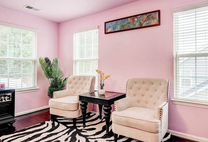 Game Room + Gym: Downtown Dc Home!