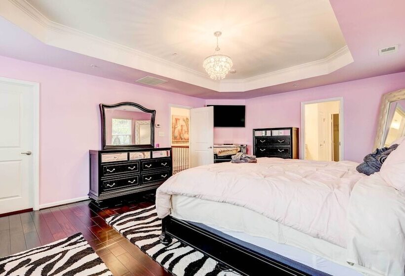 Game Room + Gym: Downtown Dc Home!