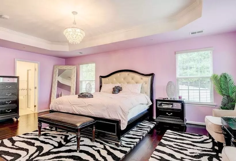 Game Room + Gym: Downtown Dc Home!