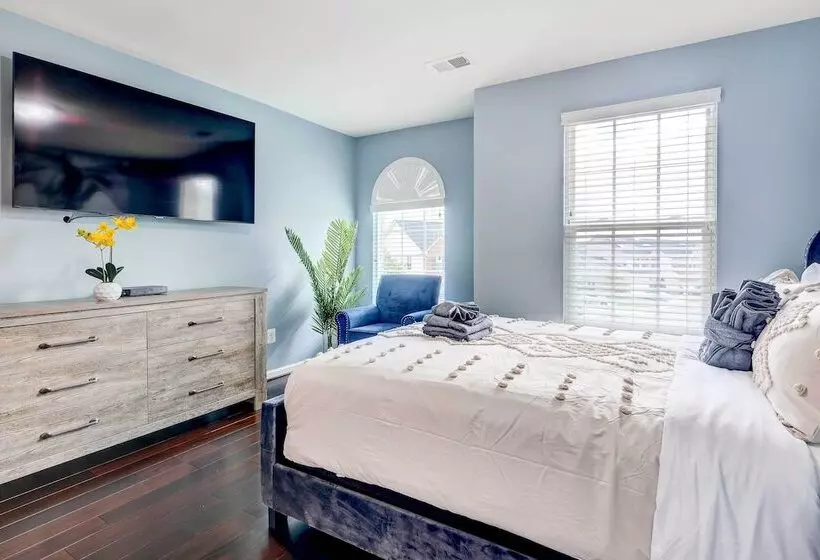 Game Room + Gym: Downtown Dc Home!