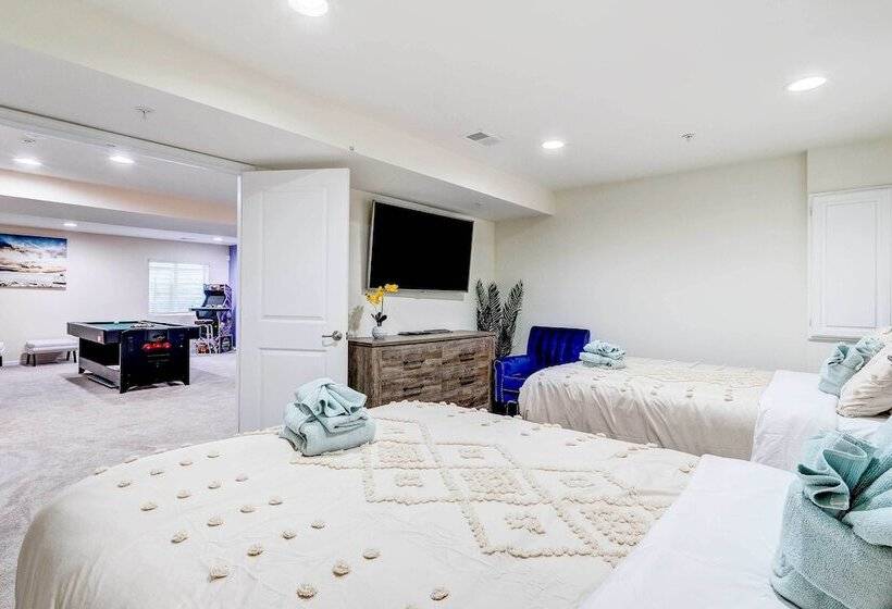 Game Room + Gym: Downtown Dc Home!