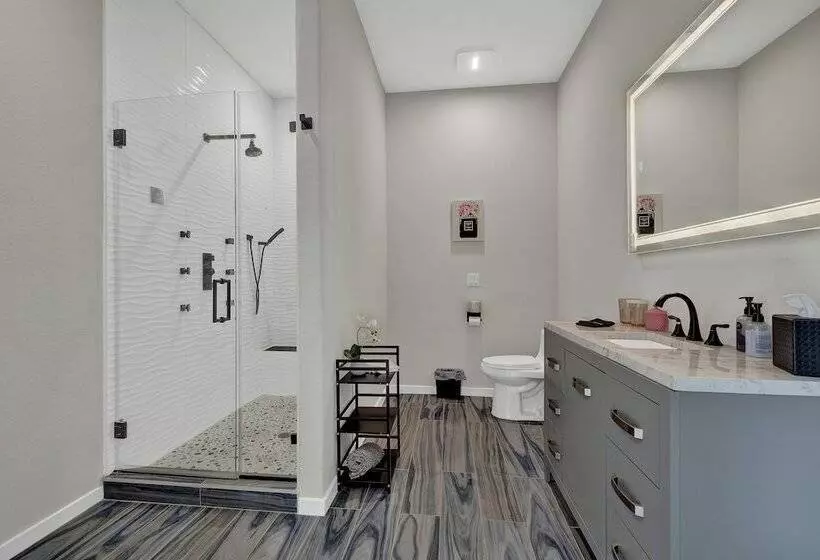 The Bentley Hotel   Coco Chanel Room   Pool View