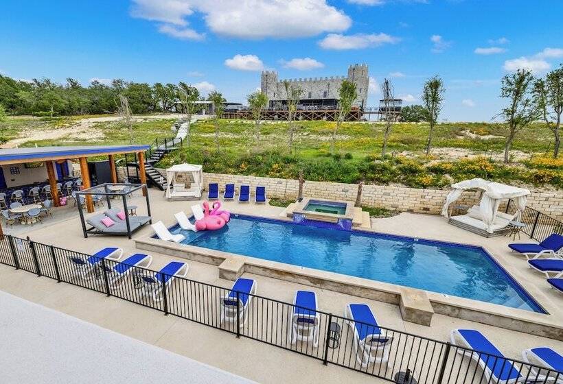 The Bentley Hotel   Coco Chanel Room   Pool View