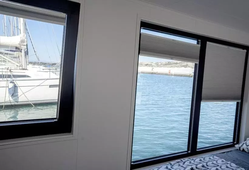 هتل Almalo Floating House   Casa Galleggiante