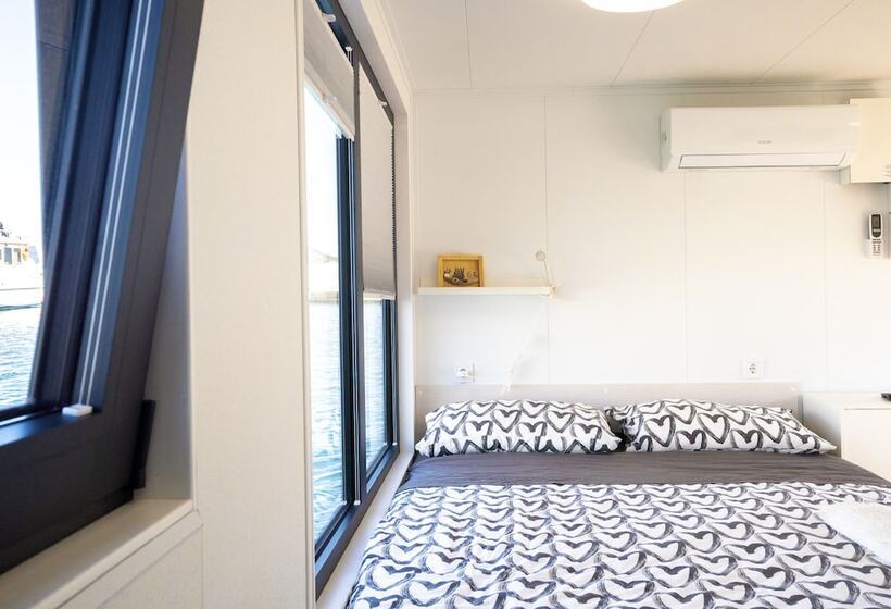 호텔 Almalo Floating House   Casa Galleggiante