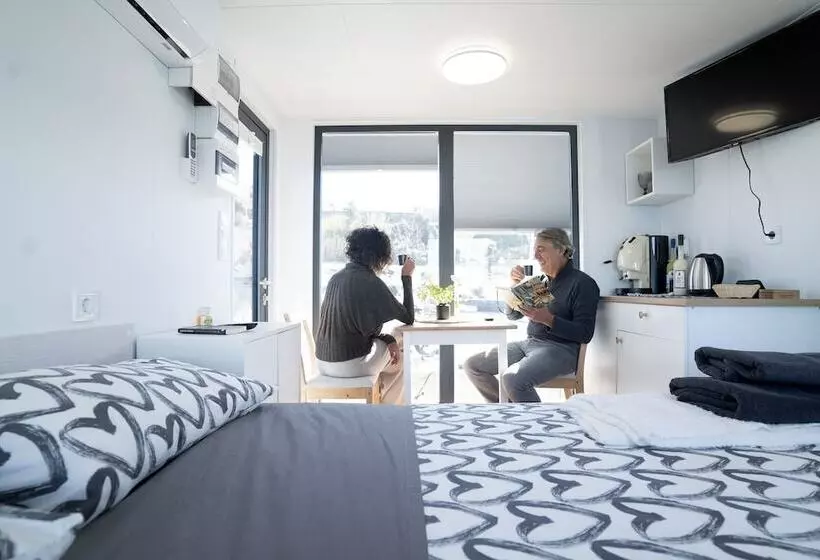 هتل Almalo Floating House   Casa Galleggiante