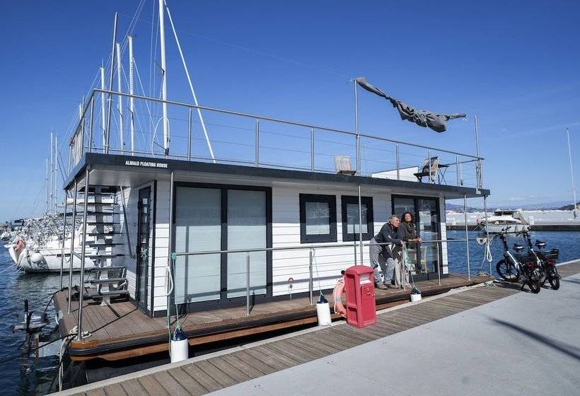 호텔 Almalo Floating House   Casa Galleggiante