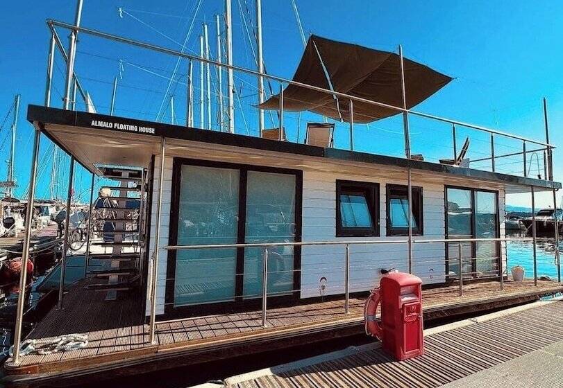 호텔 Almalo Floating House   Casa Galleggiante