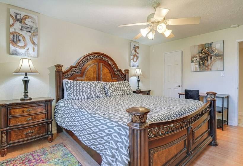 Mesa Home W/ Community Pools: Pets Welcome!