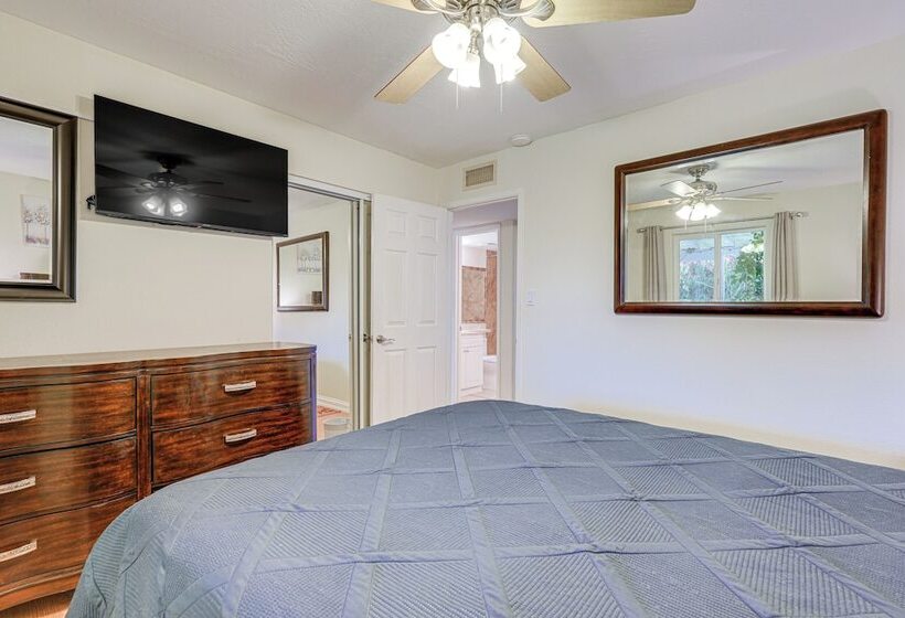 Mesa Home W/ Community Pools: Pets Welcome!