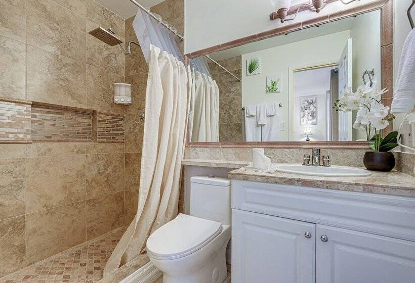 Mesa Home W/ Community Pools: Pets Welcome!