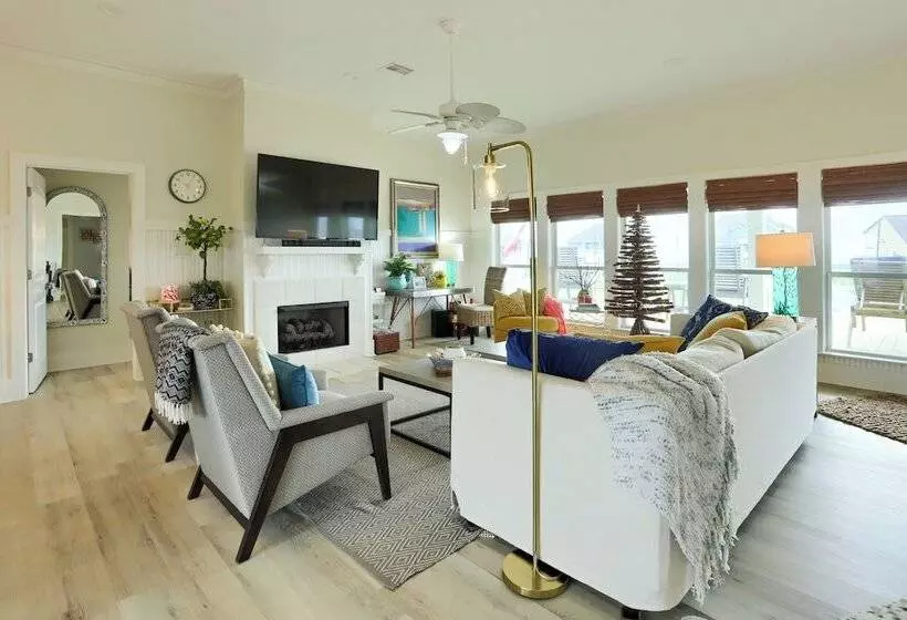 Modern Bolivar Beach House W/ Deck: Steps To Sand!