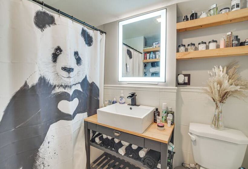 Modern Casselton Vacation Rental: 22 Mi To Fargo!