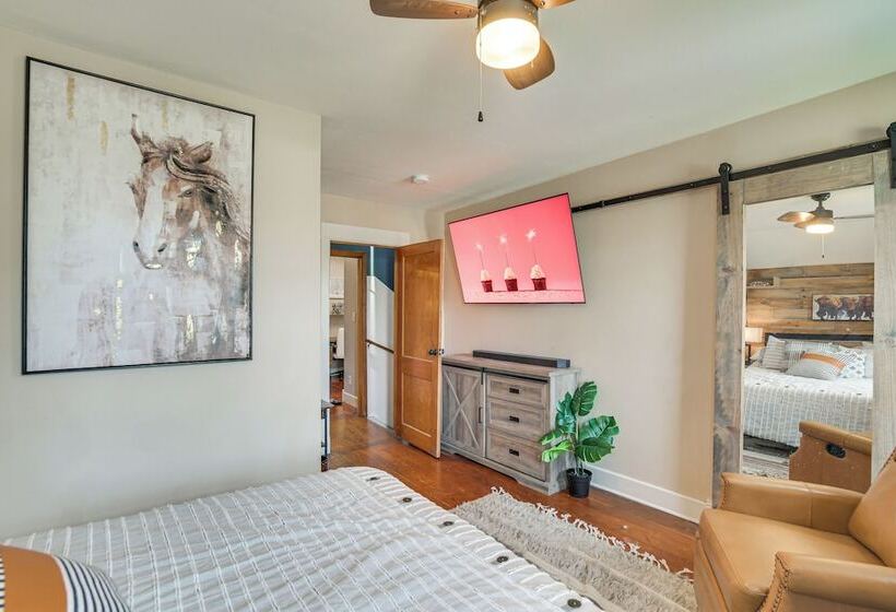 Modern Casselton Vacation Rental: 22 Mi To Fargo!